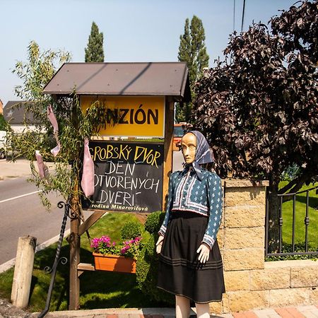 Penzion Grobsky Dvor Slovensky Grob Exterior photo